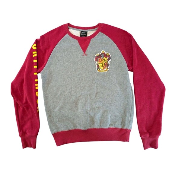 Harry Potter Gryffindor Sweatshirt M crest Universal Studios Wizarding World - Picture 1 of 10